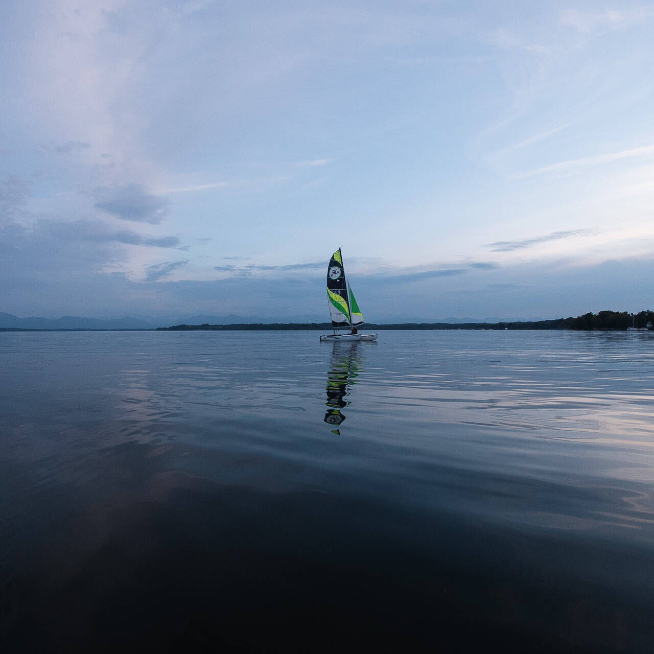 Katamaran Segeln Nordbad Tutzing